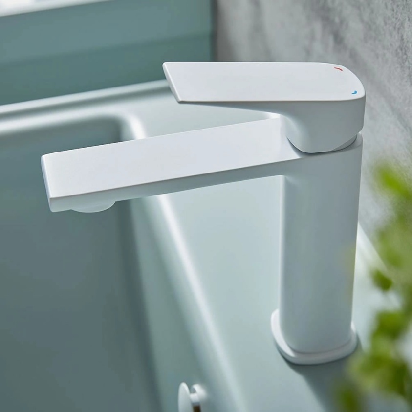 Vado Cameo Levered Matt White Mono Basin Mixer With Waste - Lifestyle Image 1